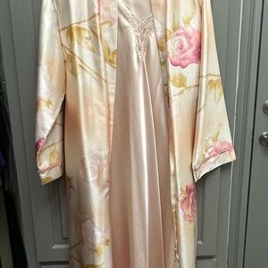 Oscar de la Renta Peaches&Cream and Pink Floral Satin Robe and Gown
